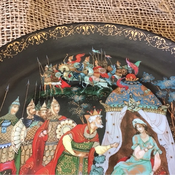 Vintage 1989 Russian Legends Fairy Tale porcelain plate. Plate #3 in the… - Picture 4 of 6